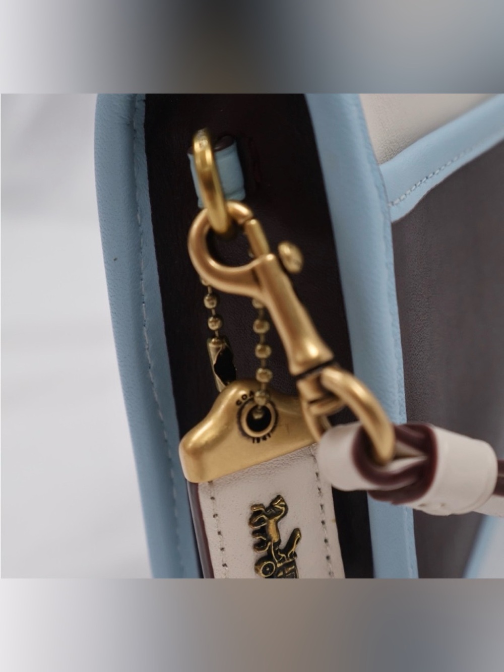 Coach Colorblock Britta Wristlet EUC – Blue/White/Brown - Picture 5 of 5